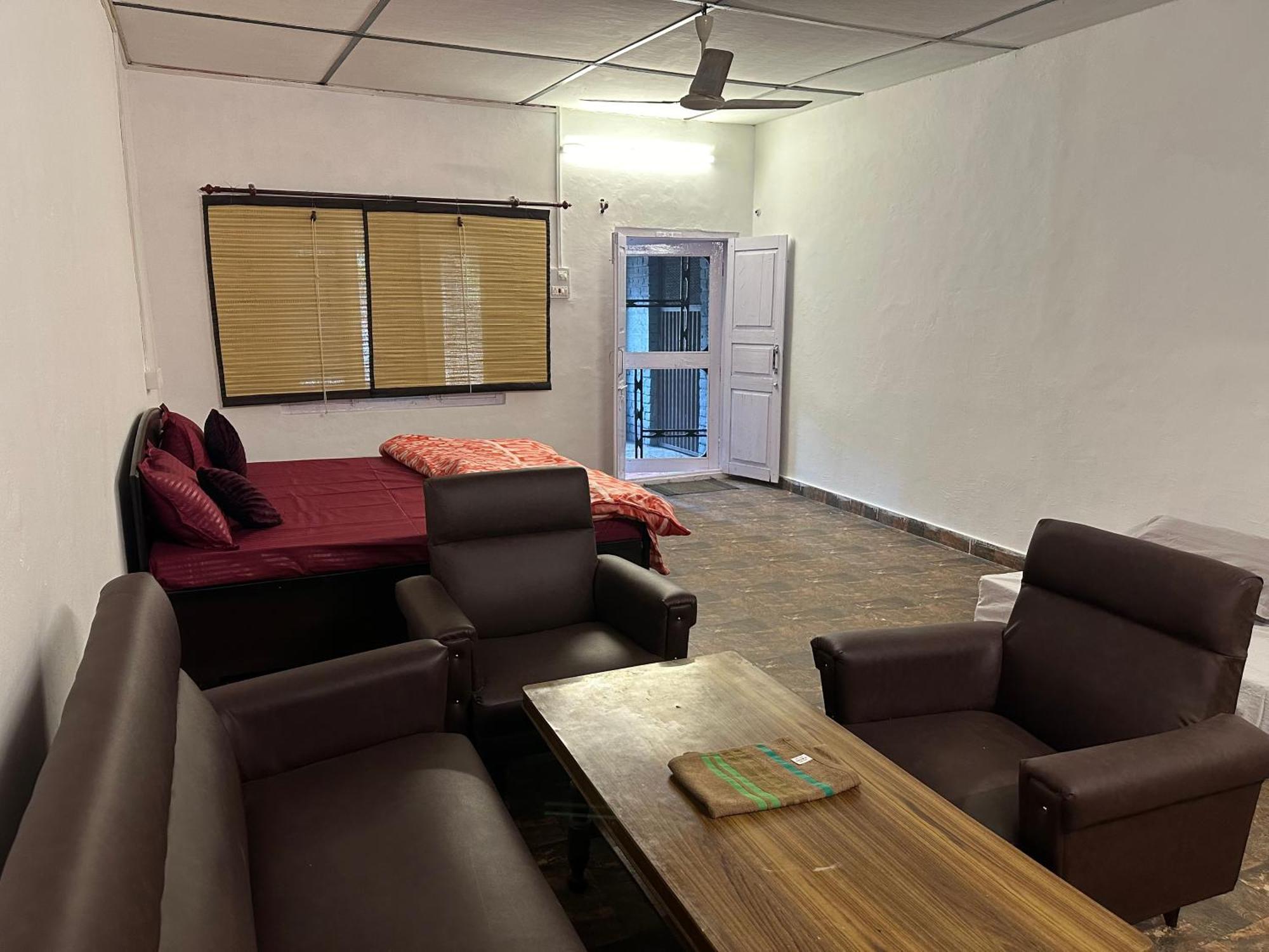 Dreamwoods A Travellers Farm Hostel Νταραμσάλα Εξωτερικό φωτογραφία