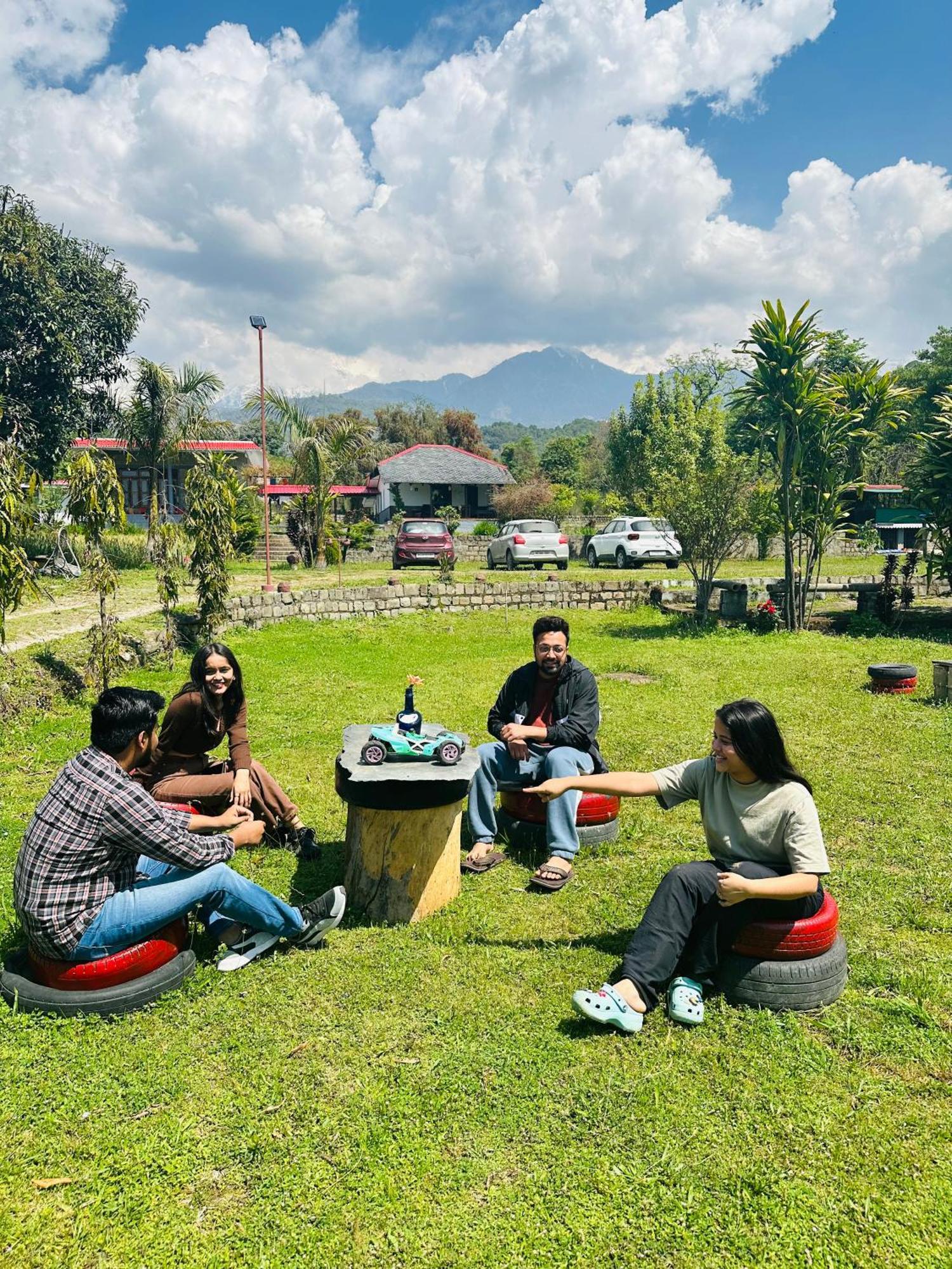 Dreamwoods A Travellers Farm Hostel Νταραμσάλα Εξωτερικό φωτογραφία
